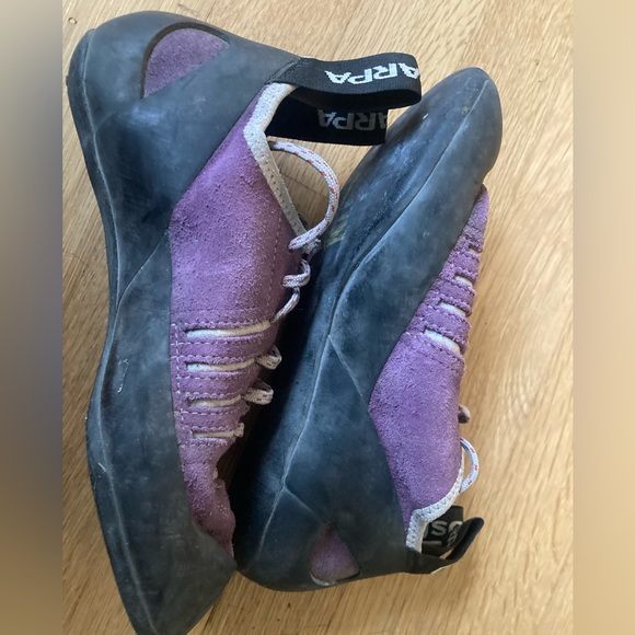 Women’s Scarpa climbing shoes size 5.5 - Picture 3 of 5